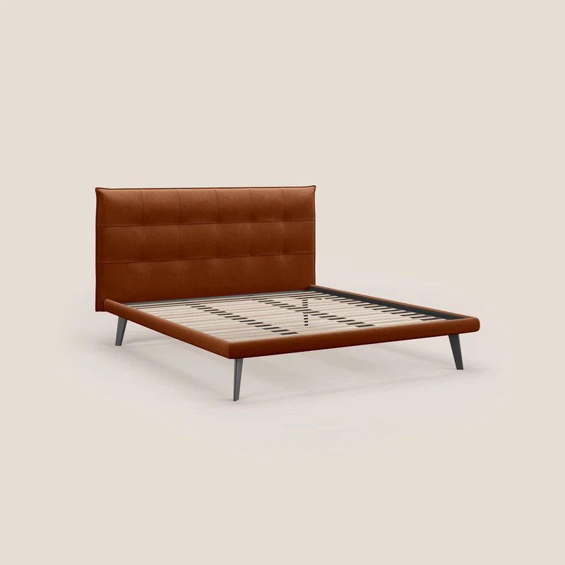 Brigitte lit avec tête de lit matelassée pieds hauts foncés et tissu imperméable T09 rouille