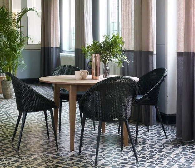 Chaise JACK pieds acier Laqué Noir