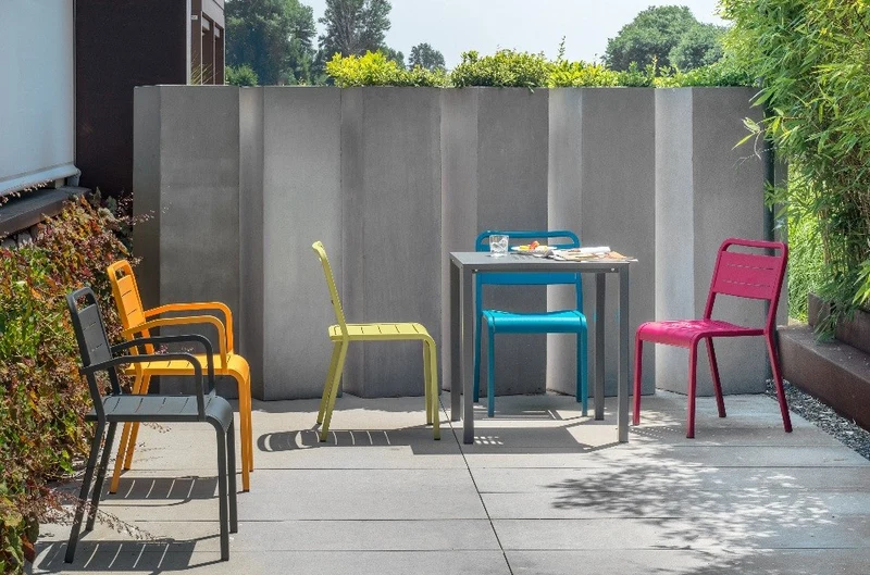 Chaise empilable URBAN