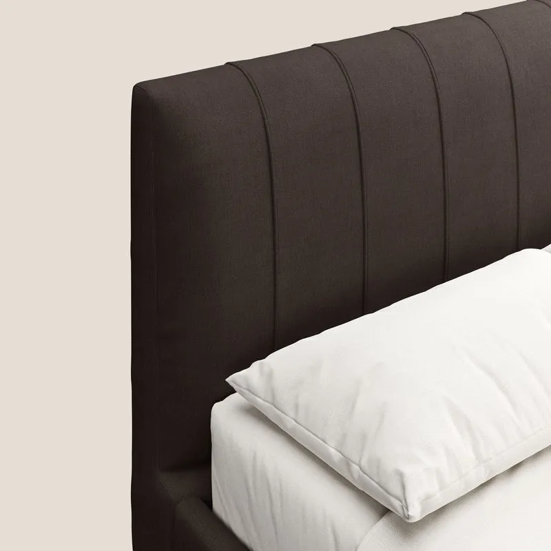 Calliope lit rembourré aux pieds hauts complètement déhoussable en tissu détachable T17 marron