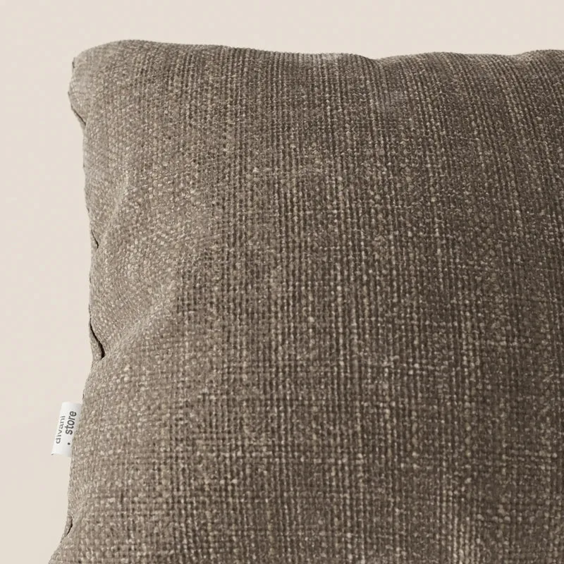 Coussin Lyon disponible en plusieurs couleurs, fabriqué en tissu tressé souple imperméable T06 marron
