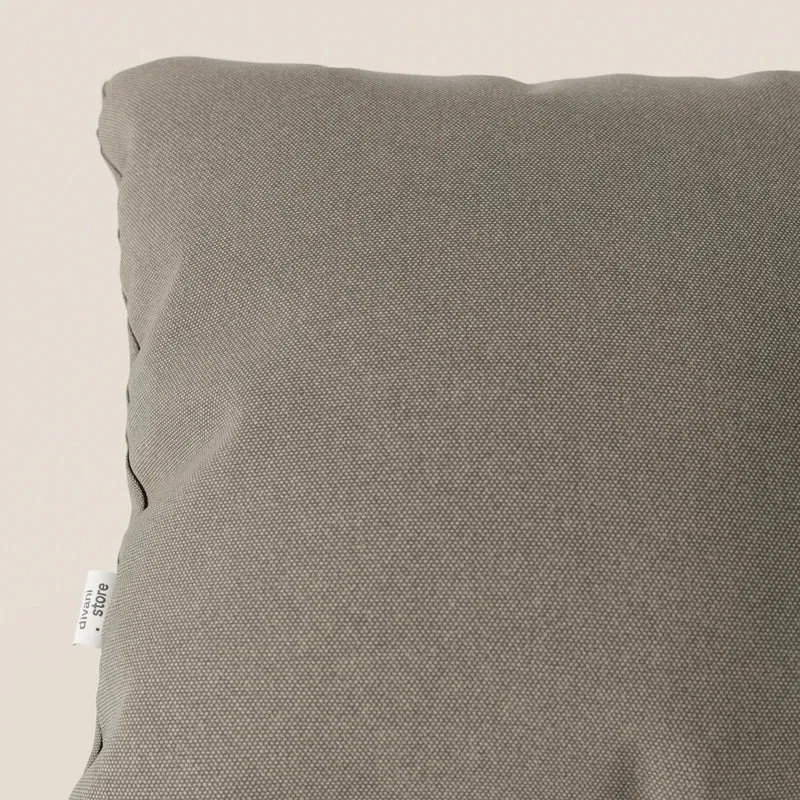 Honey coussin disponible en plusieurs couleurs, réalisé en tissu similicoton imperméable T13 taupe tortora