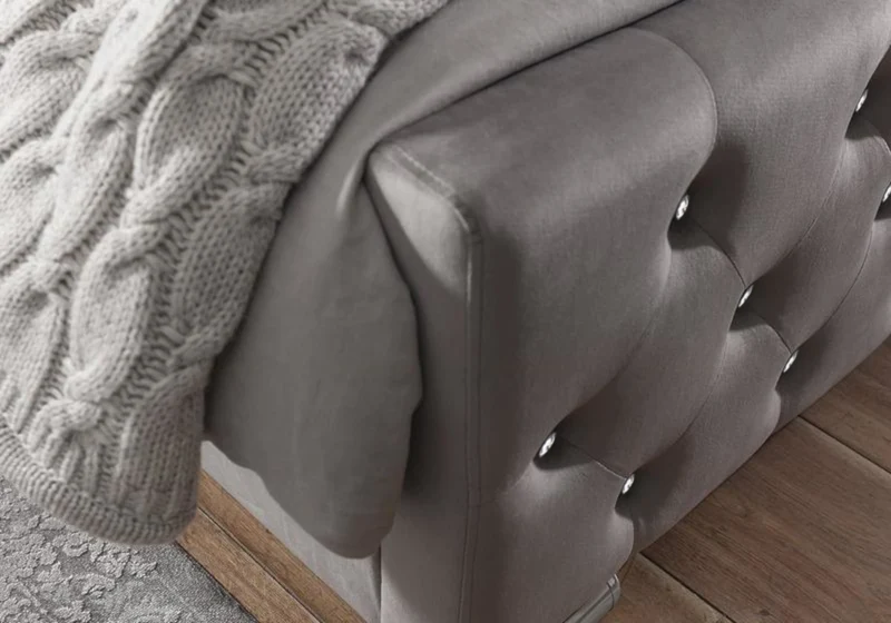 Lit double capitonné en velours gris avec strass - Anis