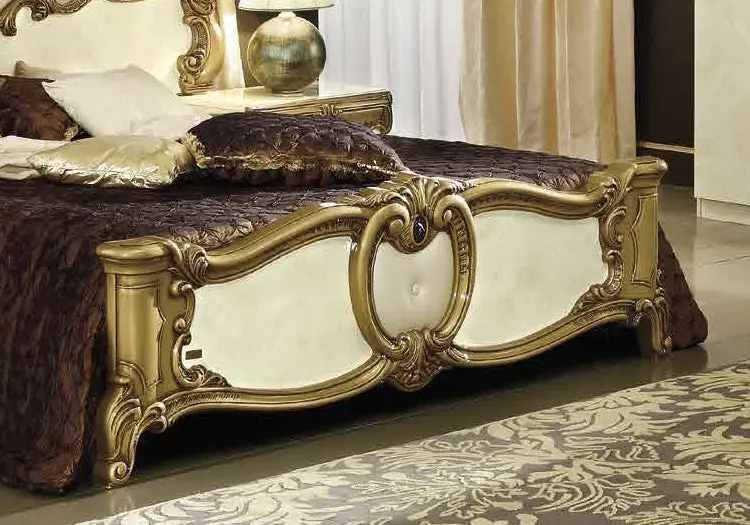 Chambre complète baroque ivoire et or capitonnée – KONE