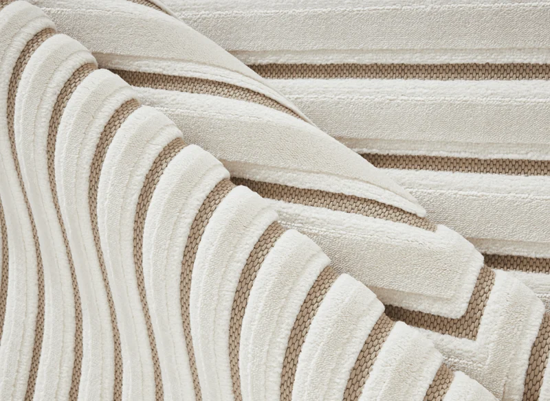 Tapis blanc écru à motifs chevrons 200 x 290 cm AMELIO