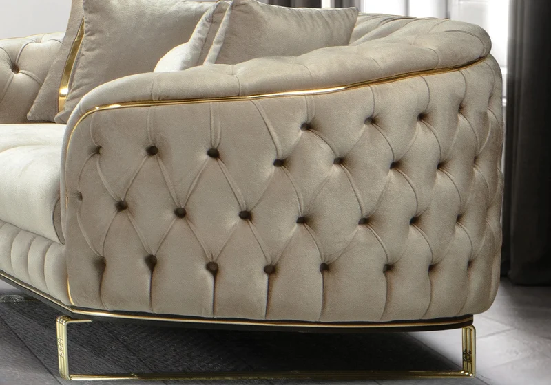 Canapé Turc capitonné velours beige et doré – Paris