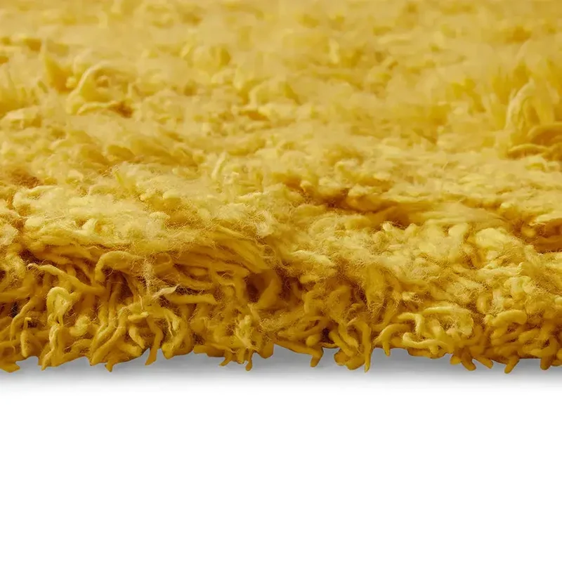 tapis fluffy jaune