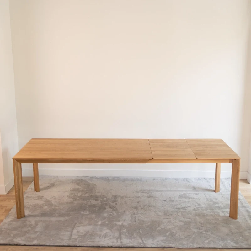 Table de salle à manger à rallonge en chêne massif DITA | VESKOR