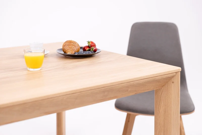 Table de salle à manger fixe en chêne massif DITA | VESKOR