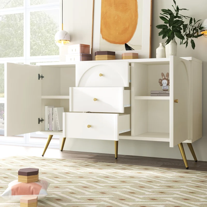 Buffet blanc crème 2 portes et 3 tiroirs poignés et pieds dorés H84/L140/P40cm SENPHOS