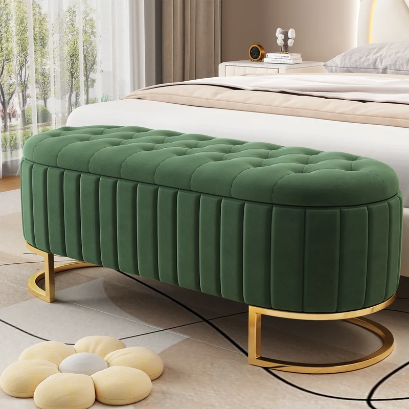 Banquette pouf capitonné en velours vert avec pieds dorés RIFTZYNTHYNOR