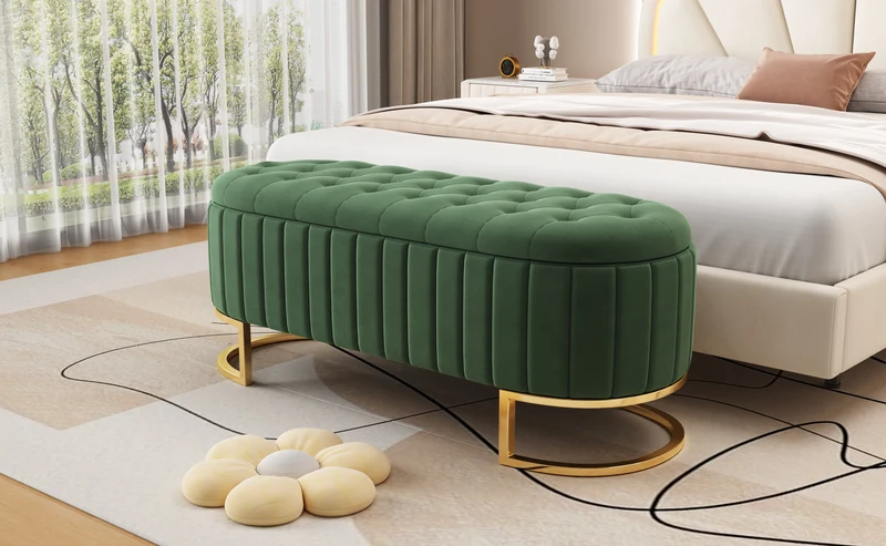 Banquette pouf capitonné en velours vert avec pieds dorés RIFTZYNTHYNOR