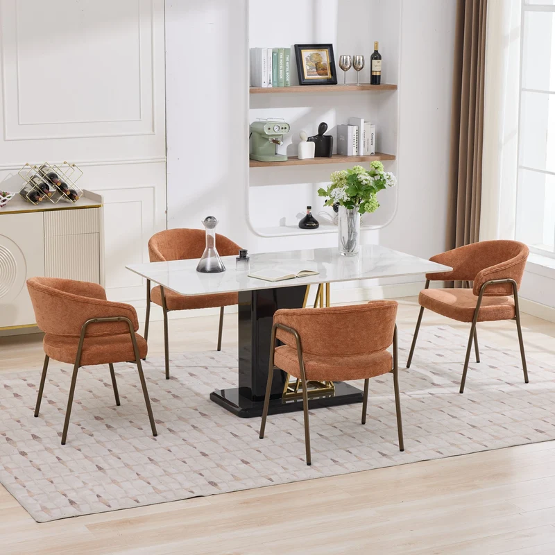 Chaise de salle à manger en chenille orange avec accoudoirs, pieds en laiton antique FLAREMERID