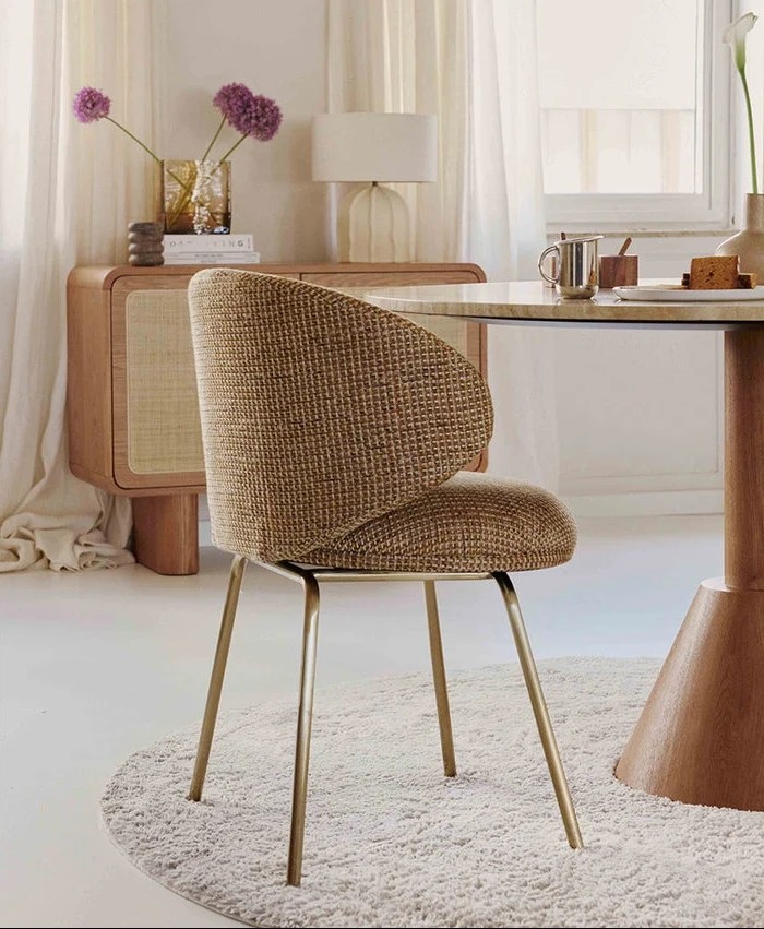 Chaise Savio