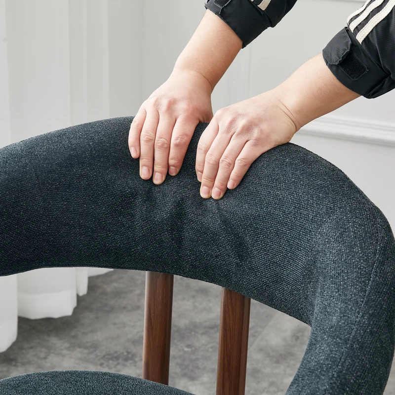 Lot de 4 chaises de salle à manger en lin noir, pieds métalliques effet noyer CLASSICBRASSELITE