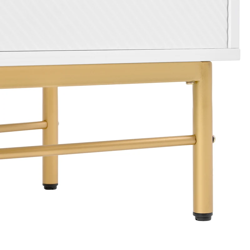 Buffet blanc motifs striés géométriques 4 portes, pieds dorés ALUMINUMBOX