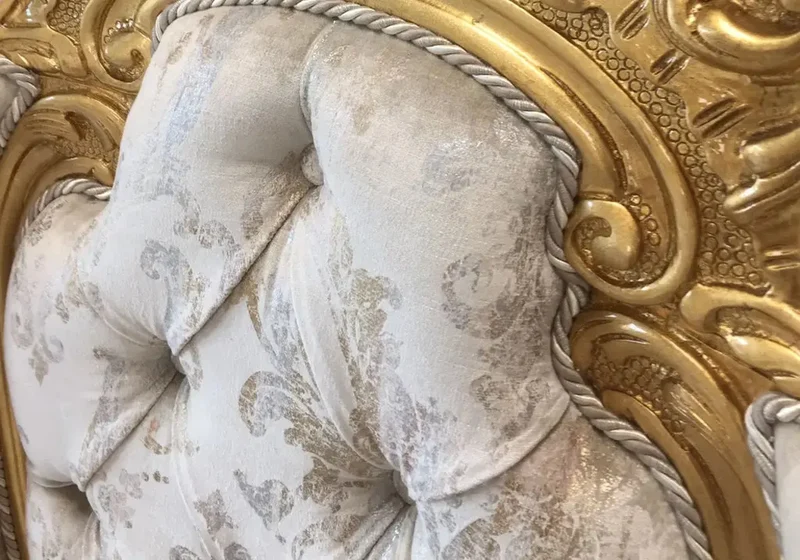 Canapé baroque bois doré velours capitonné – LUCY