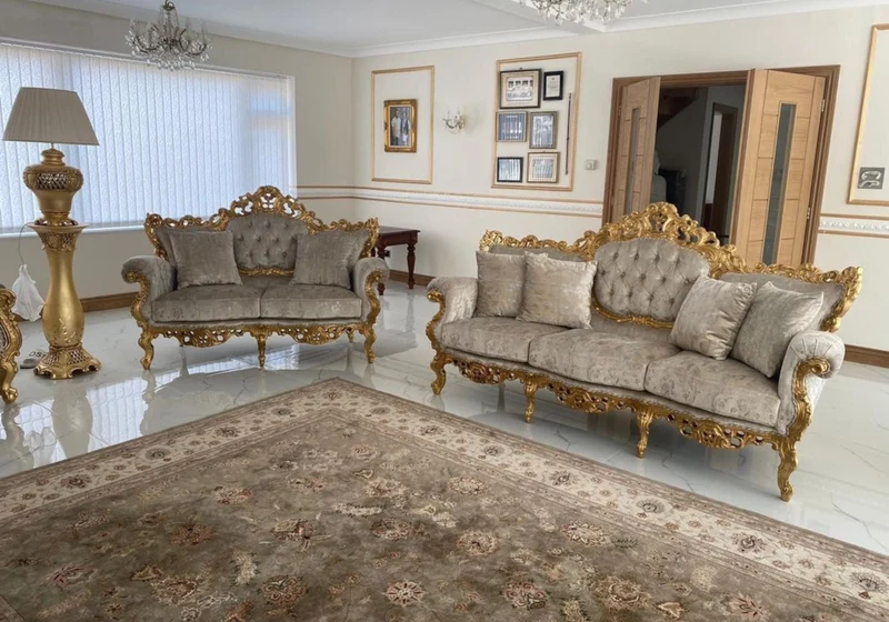 Canapé baroque bois doré velours capitonné – LUCY