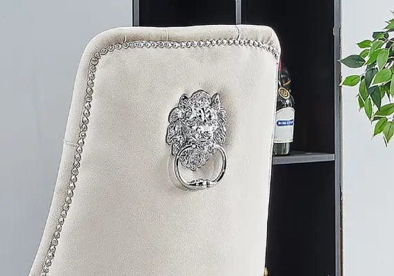 Chaises en velours taupe et tête de lion argentée - Glade x4